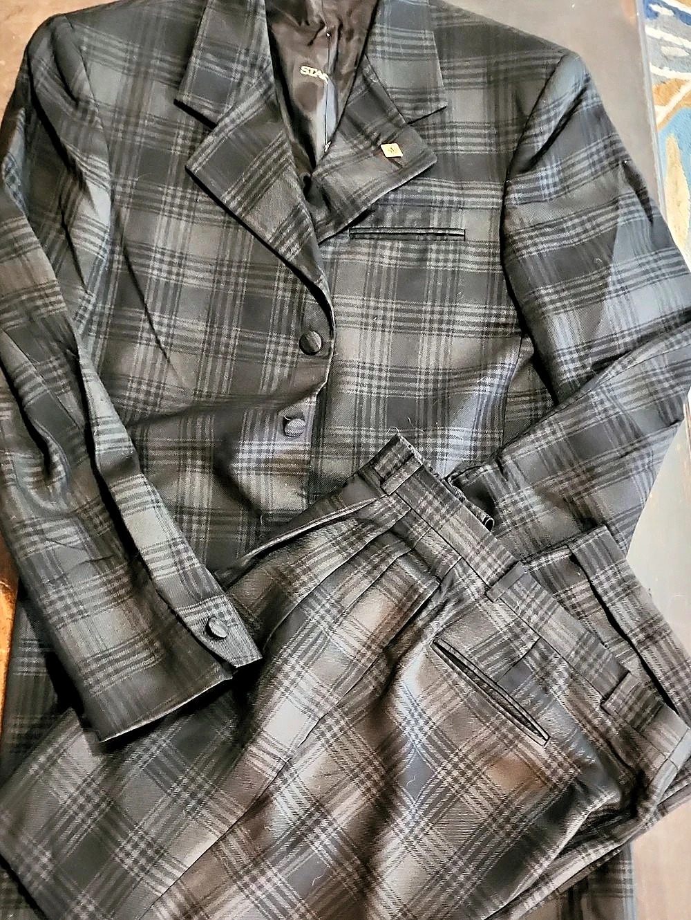 Stacy Adams Plaid Suit Gray 40 Long